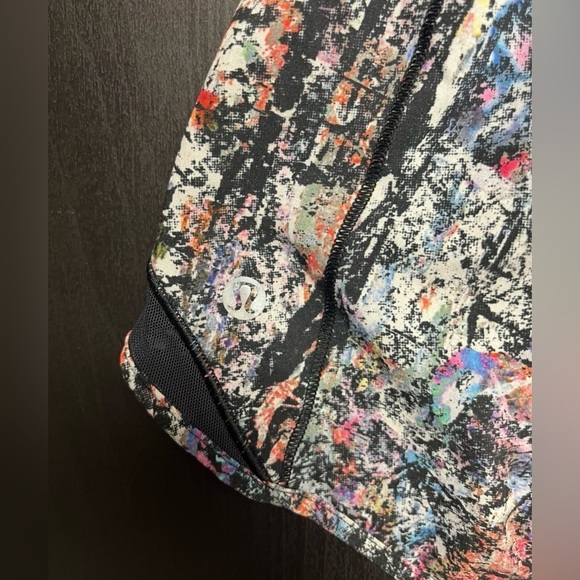 Lululemon Hotty Hot Short II *Long 4" - Sz 2 - Picture 4 of 7